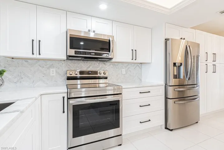 All new stainless appliances
