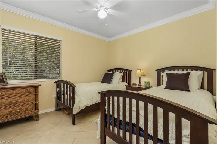 4621  Bayshore  DR, Naples, FL 34112