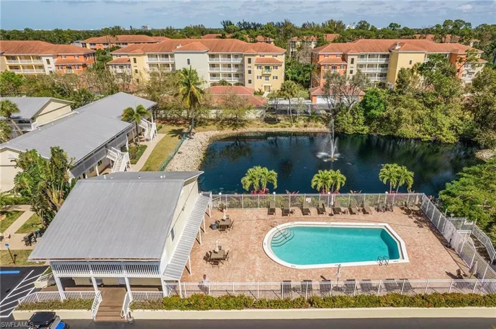 4621  Bayshore  DR, Naples, FL 34112