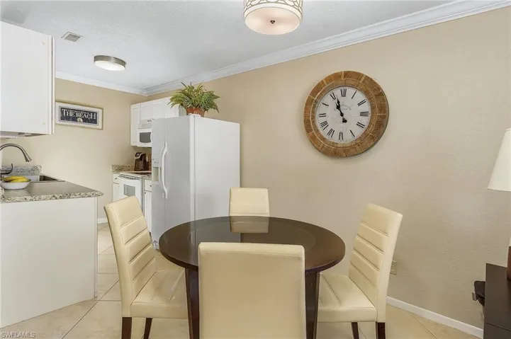 4621  Bayshore  DR, Naples, FL 34112