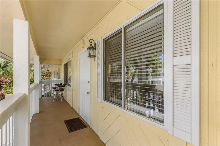 4621  Bayshore  DR, Naples, FL 34112
