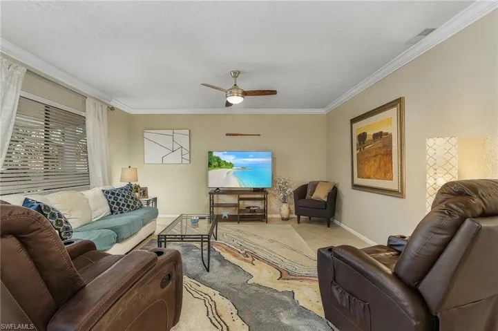 4621  Bayshore  DR, Naples, FL 34112