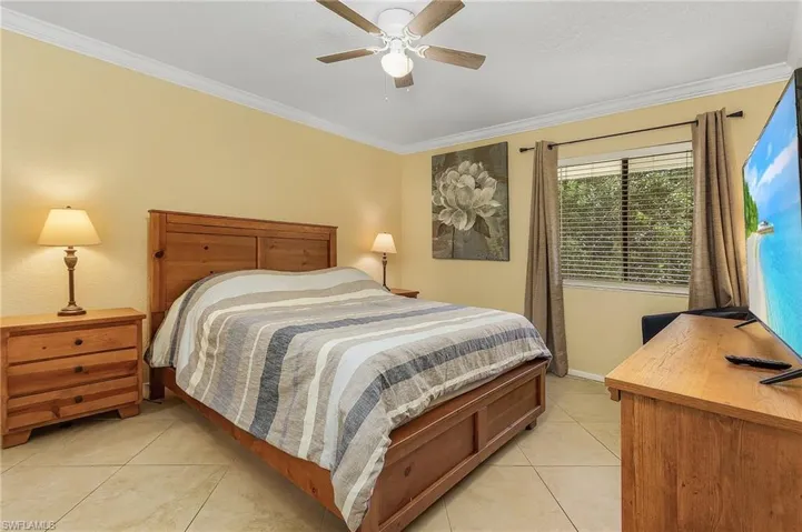 4621  Bayshore  DR, Naples, FL 34112