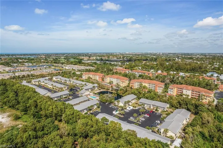 4621  Bayshore  DR, Naples, FL 34112