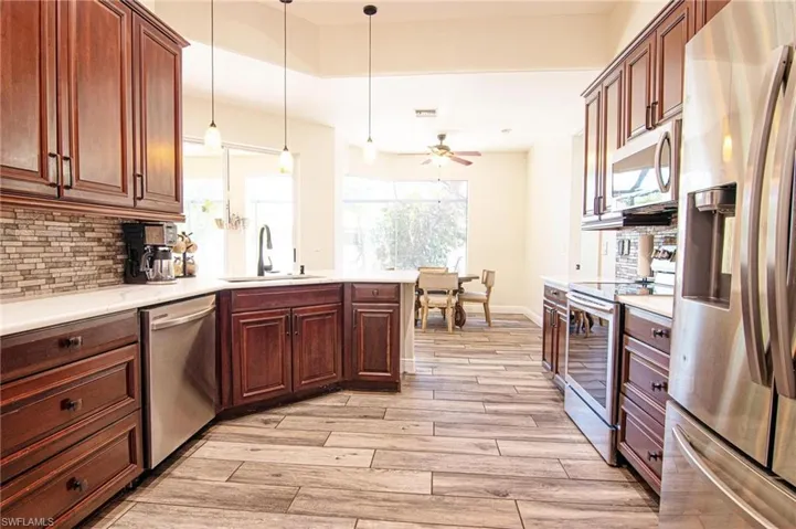 1824 Nw 21st Pl, Cape Coral, Florida 33993