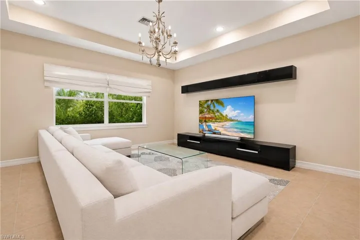 291 Saddlebrook Ln, Naples, Florida 34110