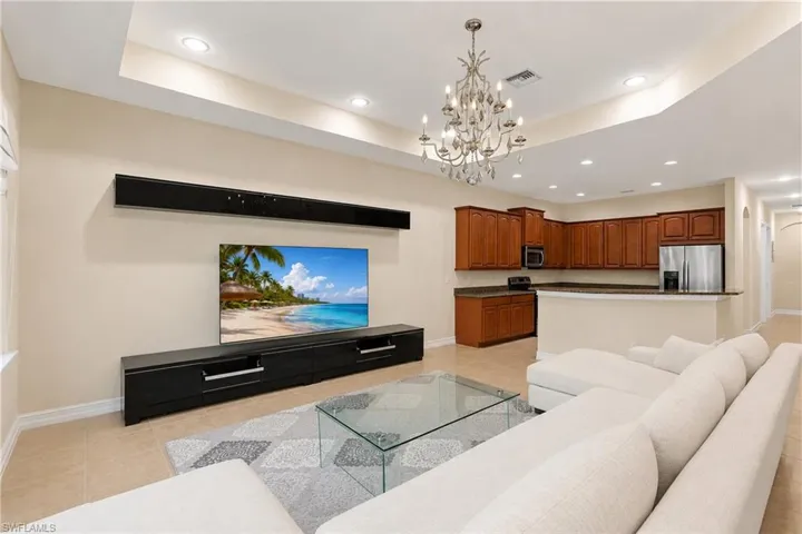 291 Saddlebrook Ln, Naples, Florida 34110