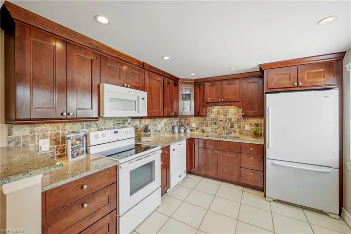 416 Teryl Rd 2363, Naples, Florida 34112