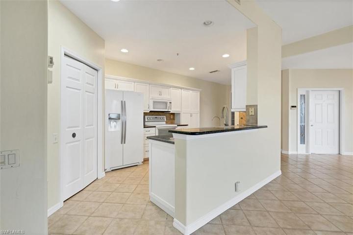 17040 Willowcrest WAY # 304, FORT MYERS FL 33908