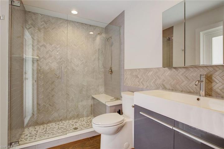 Guest Suite Bathroom