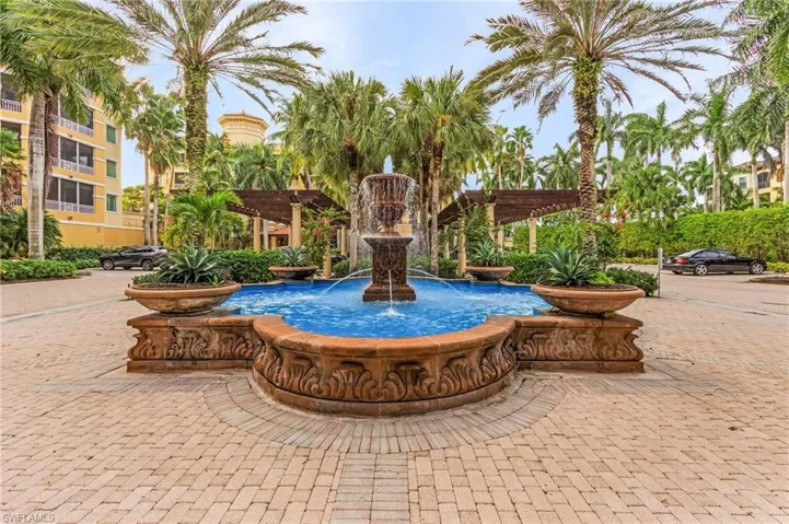 2728  Tiburon E BLVD, Naples, FL 34109