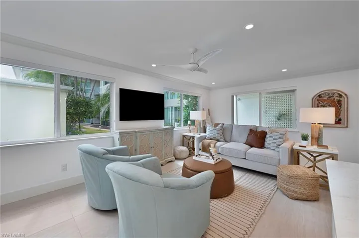 1950  Gulf Shore N BLVD, Naples, FL 34102