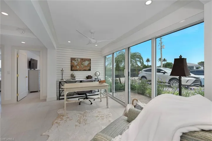 1950  Gulf Shore N BLVD, Naples, FL 34102