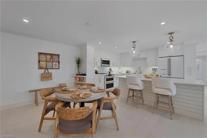 1950  Gulf Shore N BLVD, Naples, FL 34102