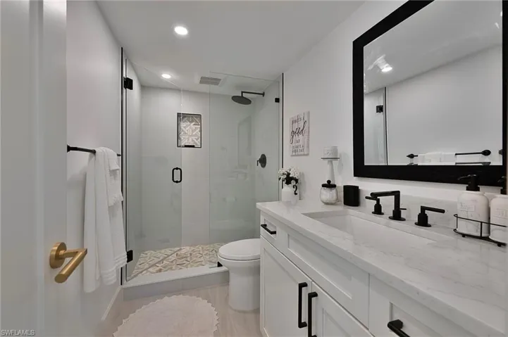 1950  Gulf Shore N BLVD, Naples, FL 34102