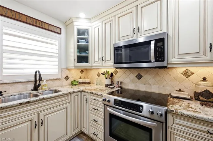 1549 Sandpiper St 80, Naples, Florida 34102