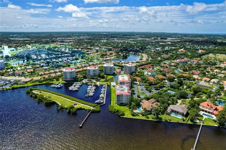 Harbour Isle marina along the Caloosahatchee