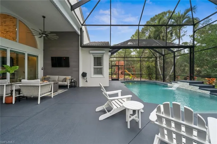 2405  Leafshine  LN, Naples, FL 34119