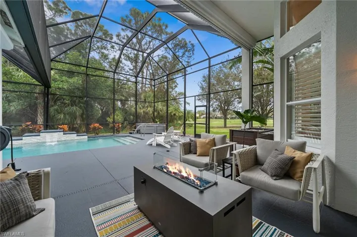 2405  Leafshine  LN, Naples, FL 34119