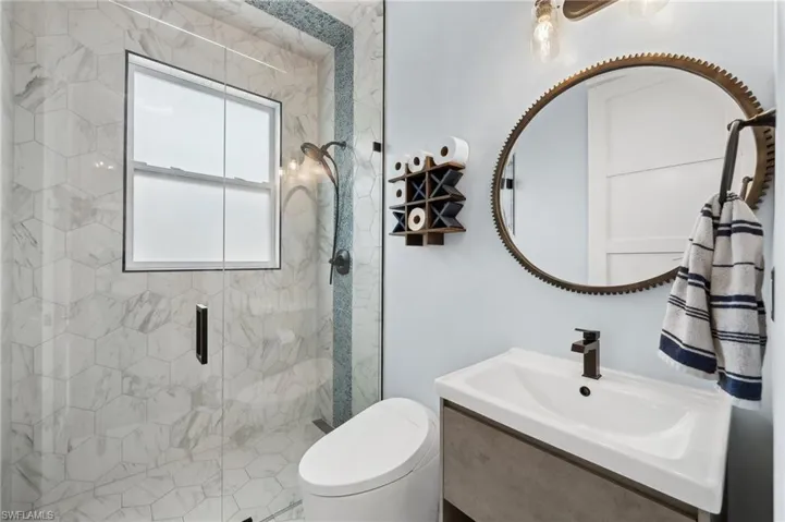 2405  Leafshine  LN, Naples, FL 34119