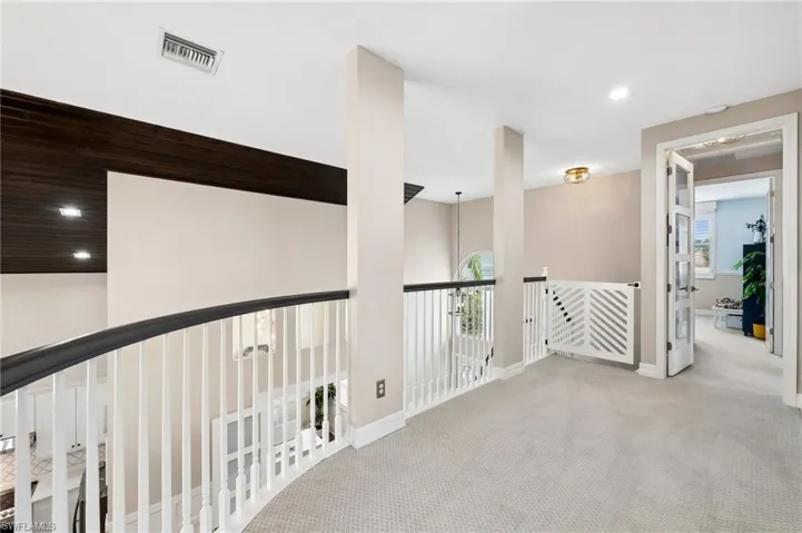 2405  Leafshine  LN, Naples, FL 34119