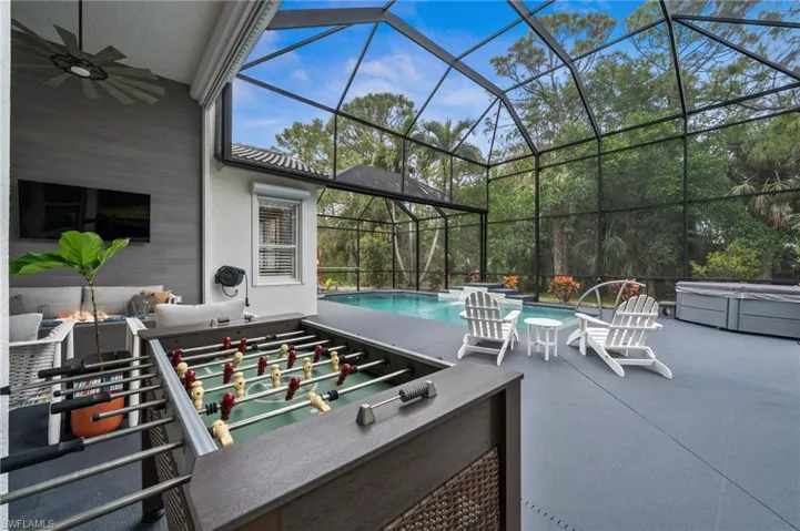 2405  Leafshine  LN, Naples, FL 34119