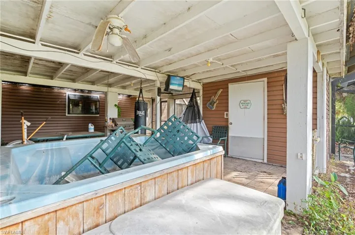 14080  Cemetery  RD, Fort Myers, FL 33905