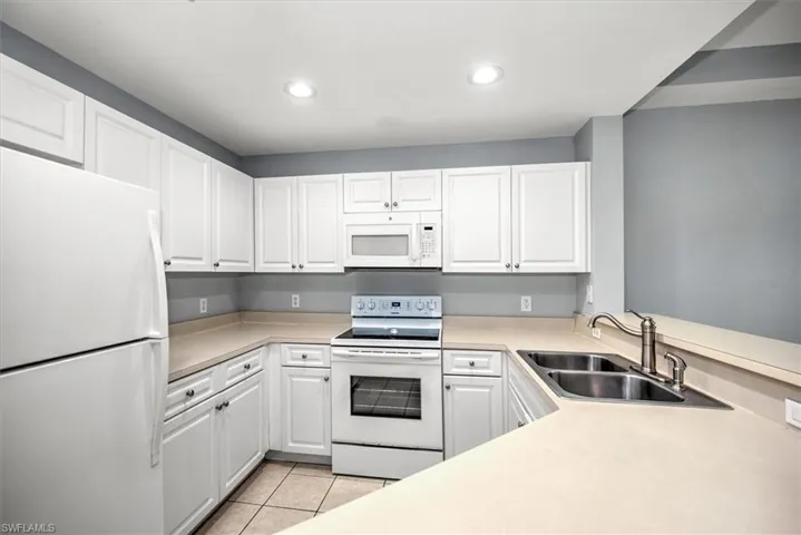 3956  Pomodoro  CIR, Cape Coral, FL 33909