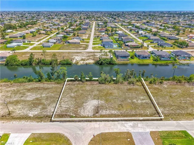 2002 Nw 27th St, Cape Coral, Florida 33993