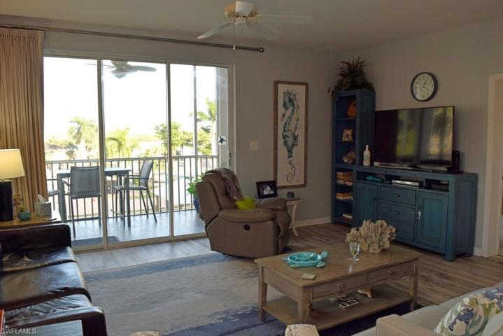 ENTRANCE TO OWNER'S SUITE IS TO RIGHT.