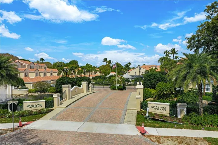 8415  Excalibur  CIR, Naples, FL 34108