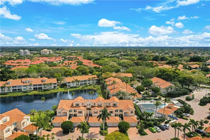 8415  Excalibur  CIR, Naples, FL 34108