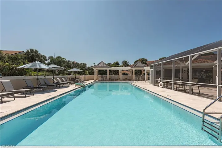 8415  Excalibur  CIR, Naples, FL 34108