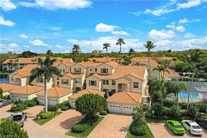 8415  Excalibur  CIR, Naples, FL 34108