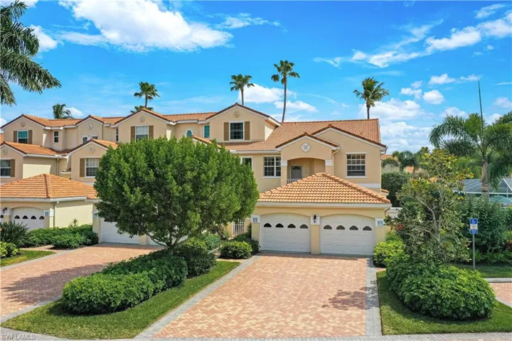 8415  Excalibur  CIR, Naples, FL 34108