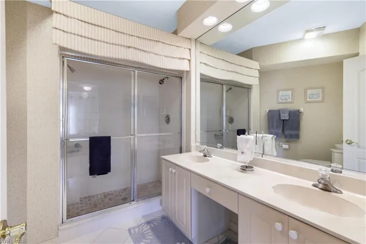 8415  Excalibur  CIR, Naples, FL 34108