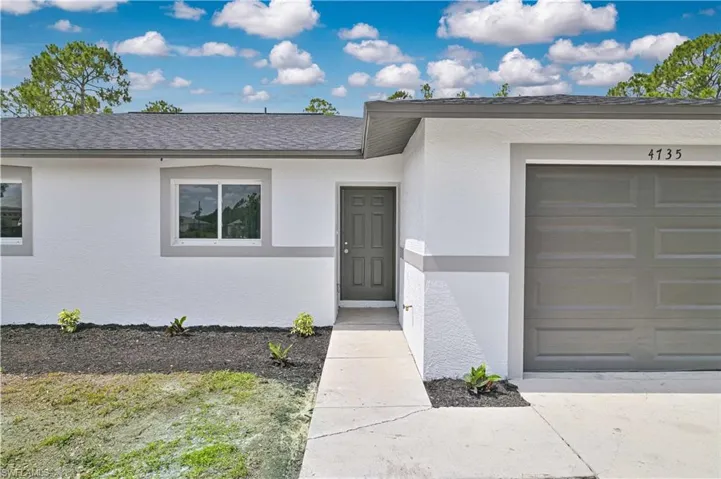 4733/4735 28th St Sw, Lehigh Acres Fl 33973