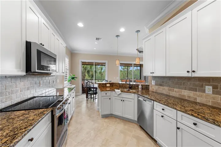 10351 Glastonbury Cir 201, Fort Myers, Florida 33913