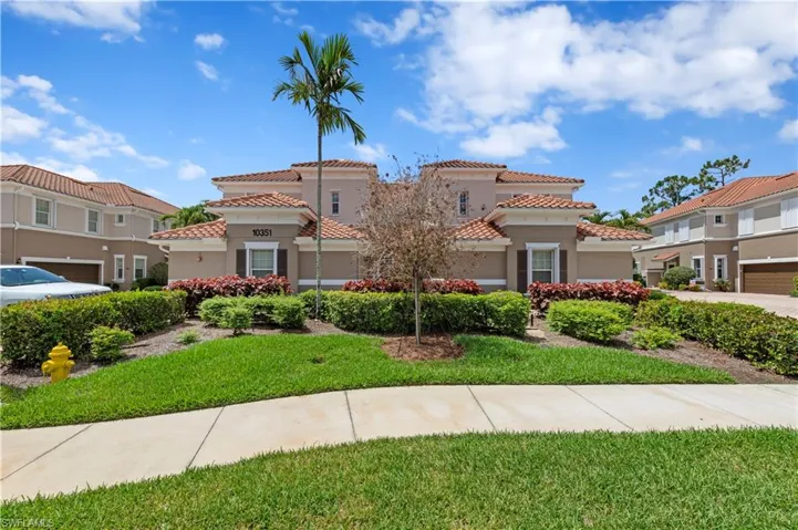 10351 Glastonbury Cir 201, Fort Myers, Florida 33913
