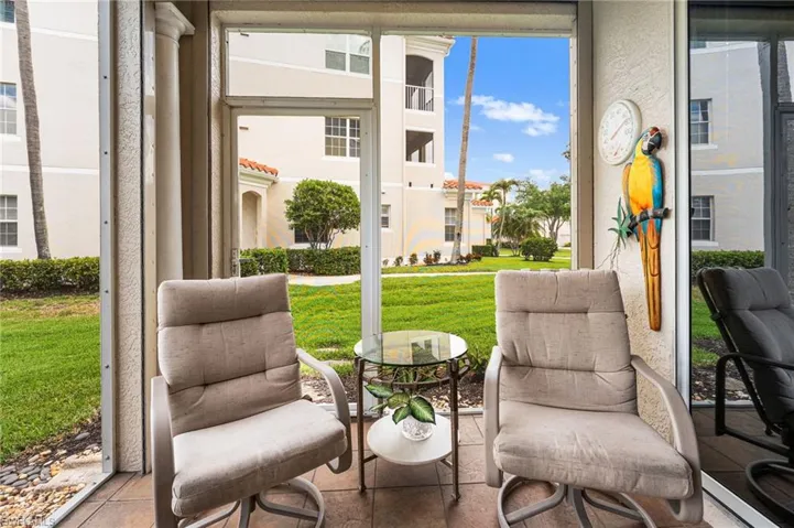 Picture-window screens on the lanai create an open-air feel, making you feel as though you’re outside and part of the action while remaining comfortably enclosed.
