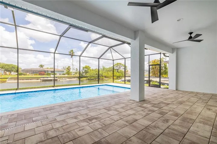 Spacious enough to install an outdoor kitchen