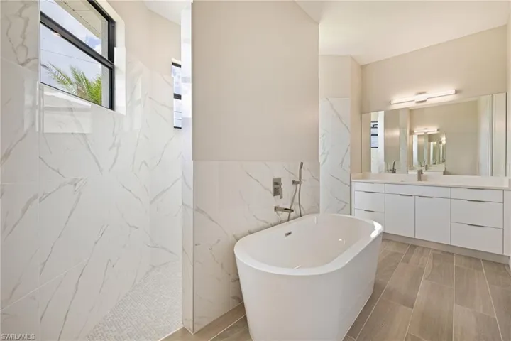 309 SW 15th  TER, Cape Coral, FL 33991