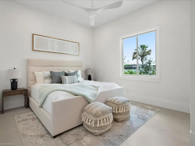 Private guest suite with ensuite bath
