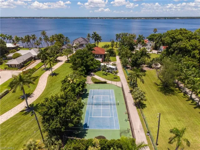 2430 Mcgregor Blvd, Fort Myers, Florida 33901