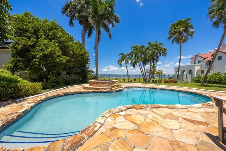 2430 Mcgregor Blvd, Fort Myers, Florida 33901