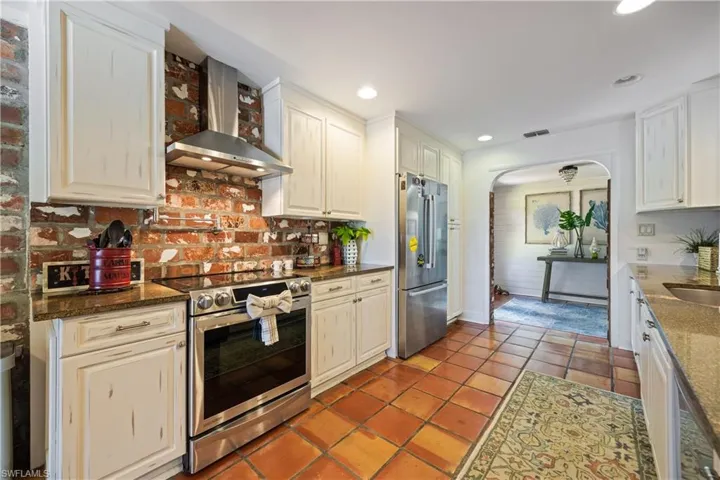 2430 Mcgregor Blvd, Fort Myers, Florida 33901