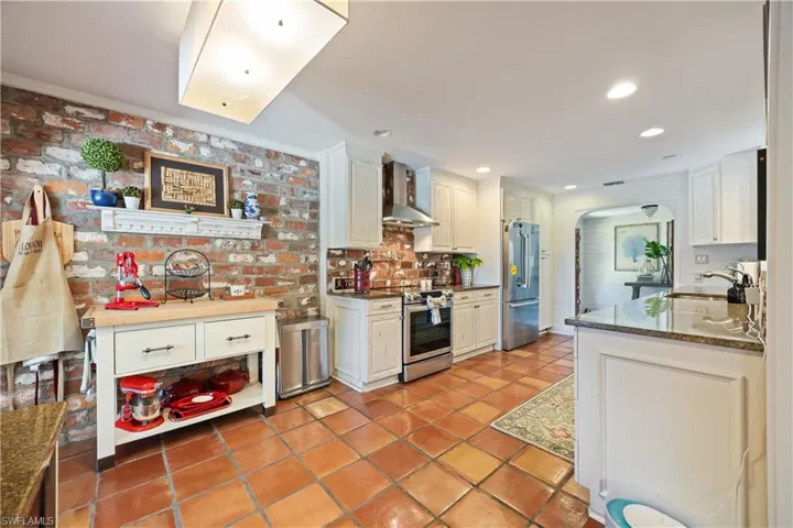 2430 Mcgregor Blvd, Fort Myers, Florida 33901