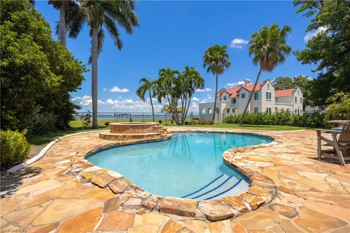2430 Mcgregor Blvd, Fort Myers, Florida 33901