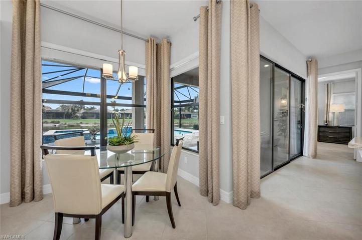 Kitchen eating area