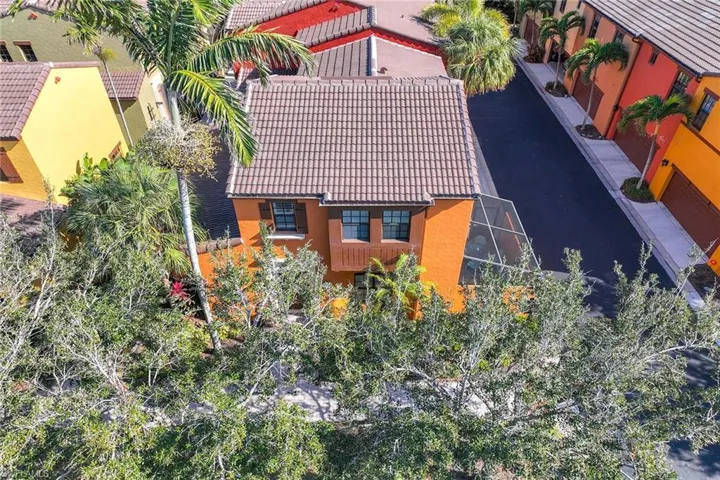 9106  Chula Vista  ST, Naples, FL 34113